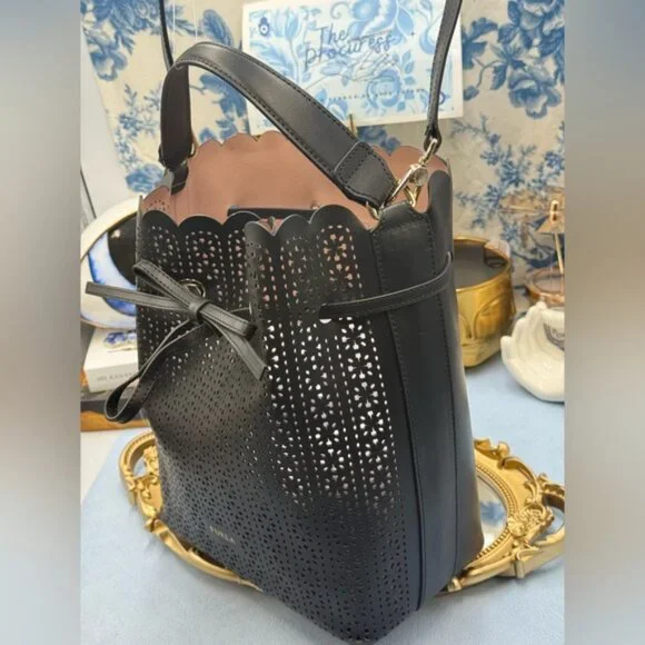 🆕 FURLA 🧿 NWOT Constanza Laser Cut Drawstring Bucket Bag, Black Leather - Picture 6 of 14